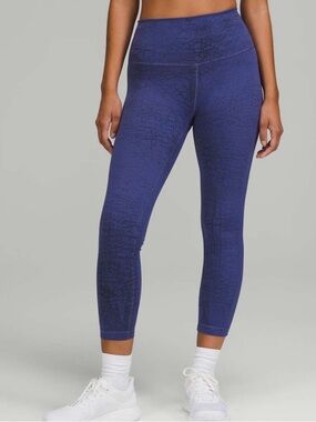 Lululemon Wunder Train High-Rise Crop 23"
Thread Dye Night Sea Black